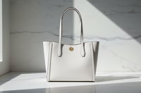 Michael Kors vit tygväska