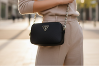 Guess svart handväska