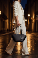 Guess Jeans Svart Polyuretan Damhandväska