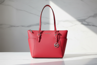 Michael Kors röd läderaxelväska